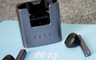 探究Fiil圈铁耳机的性能和使用体验（一款全新的智能音频设备，引领未来音乐时代）