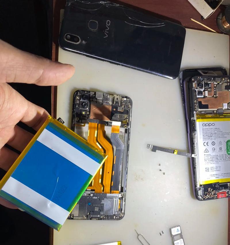 以iPhone换过屏幕的经历（了解iPhone屏幕更换的过程和注意事项）-第1张图片-数科之翼