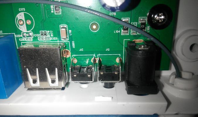 仕牌路由器的性能和功能如何？（一款高性能的智能路由器，打造稳定高速网络体验）-第1张图片-数科之翼