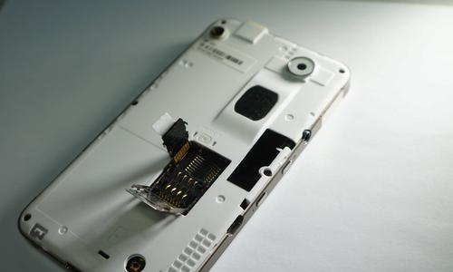 云狐军工手机的性能和功能分析（了解云狐军工手机的关键特点和优势，选择更安全的通信工具）-第1张图片-数科之翼