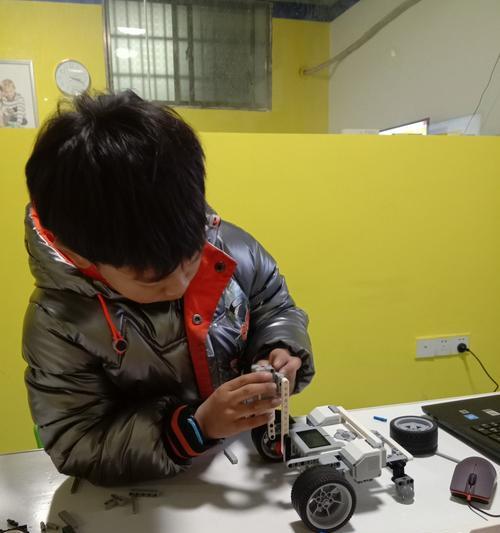麦咭机器人（探索麦咭机器人的多功能与便利性，助力生活与工作更加高效）-第1张图片-数科之翼