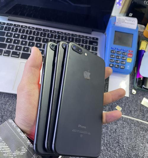 精仿苹果7p如何体验？（从外观到性能全方位解析，还原原汁原味的使用感受）-第1张图片-数科之翼